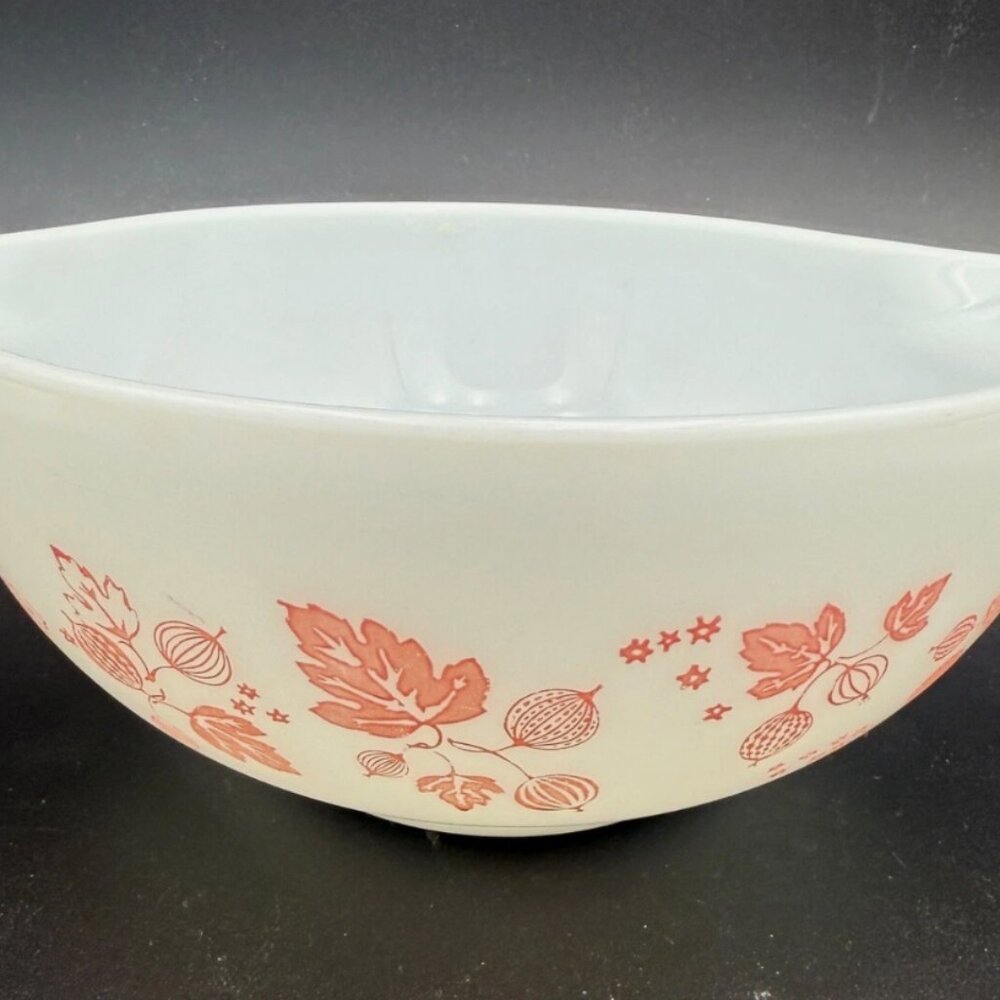 Vintage Pyrex 443 Mixing Bowl Pink Gooseberry Print White Milk Glass 2.5 qts Cin